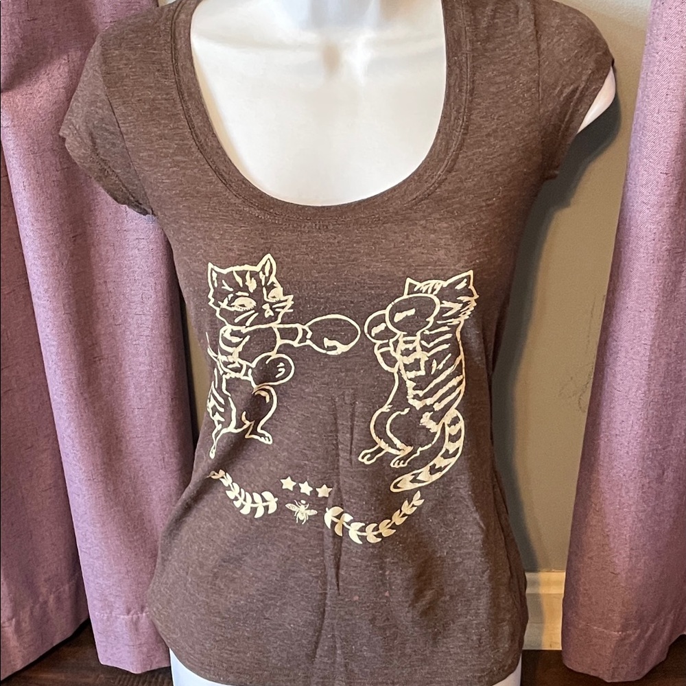 Women’s graphic tee. Cats